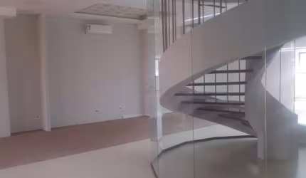 Excelentes salões comerciais,em frente ao parque ecológico em , Indaiatuba SP.