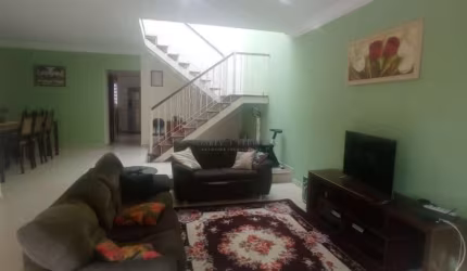 Imperdível oportunidade: Casa à venda no Jardim Sevilha, Indaiatuba-SP, 4 quartos, 1 suíte, 2 salas, 3 banheiros, 2 vagas, 260m²!