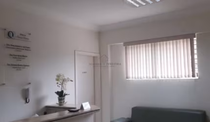 Imperdível oportunidade de casa comercial à venda no Centro de Indaiatuba-SP! 4 salas, 2 banheiros, 118,75 m² de área.