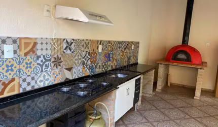 Lindo sobrado residencial, em condomínio fechado.