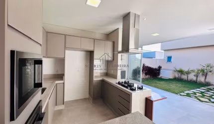 Linda casa térrea com 150 m2 ac com 03 suítes em Condomínio fechado em Indaiatuba- SP