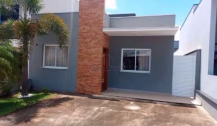 Casa em Condomínio de Alto Padrão no Jardim Mantova, Indaiatuba-SP: 3 Quartos, 1 Suíte, 2 Salas, 2 Vagas de Garagem.