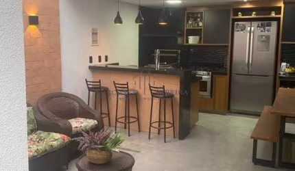 Casa de alto padrão em condomínio na Bela Vista, Indaiatuba-SP: 3 quartos, 1 suíte, 2 salas, 4 banheiros, 2 vagas, 133m².