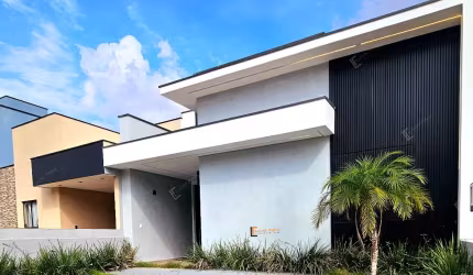 Casa linda com 03 quartos no Condomínio Horto Florestal Villagio