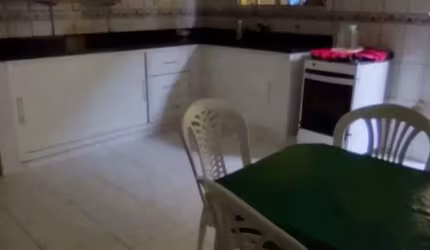 VENDE MARAVILHOSO SOBRADO com 310 m2 - em Praia Grande-SP (Aceito Permuta)
