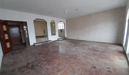Apartamento 4 dormitórios na quadra da praia em Santos