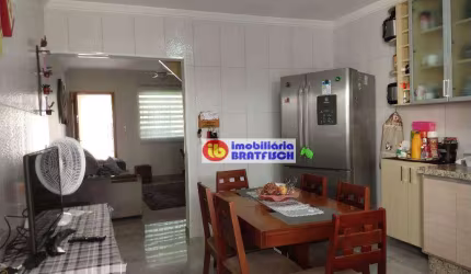 SOBRADO COM 2 SUITES E VARANDA - 4 VAGAS - c/ ÁREA GOURMET - por R$ 950.000 - MOOCA