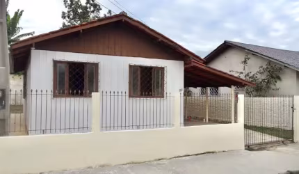 Casa no bairro Monte Alegre em Camboriú !