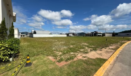 ÓTIMO TERRENO CONDOMÍNIO CALEDÔNIA EM CAMBORIÚ