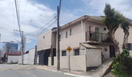AMPLA CASA COM PISCINA NO BAIRRO ARIRIBÁ EM BALNEÁRIO CAMBORIÚ