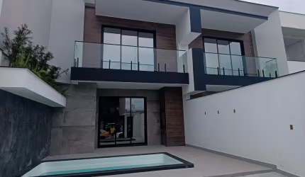 CASA  A 3 MINUTOS DE BALNEARIO CAMBORIU!!