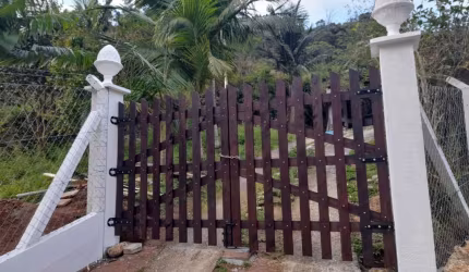 CASA ÁREA RURAL DA TOCA Á POUCOS METROS DO CONDOMÍNIO CALEDÔNIA