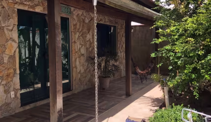 AMPLA CASA NO BAIRRO IATE CLUBE EM BALNEÁRIO CAMBORIÚ