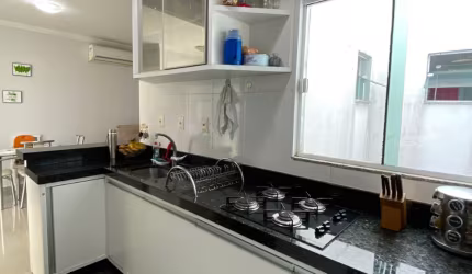 EXELENTE  APARTAMENTO MOBILIADO NO CENTRO DE CAMBORIU !!!