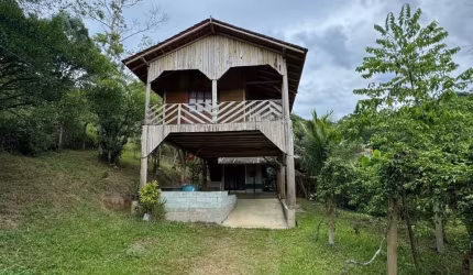 SÍTIO A VENDA NA LOCALIDADE DO BRAÇO EM CAMBORIÚ