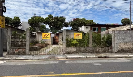 TERRENO ESCRITURADO COM 02 CASAS NO BAIRRO DA BARRA EM BALNEÁRIO CAMBORIÚ