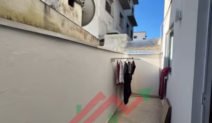 LINDO APARTAMENTO TÉRREO COM 2 DORMITÓRIOS EM CAMBORIU