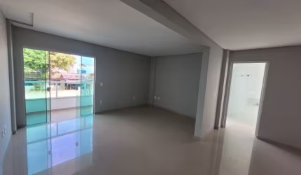 APARTAMENTO DIFERENCIADO PRÓXIMO DO CENTRO DE CAMBORIU
