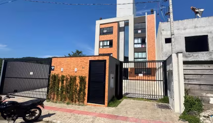 APARTAMENTO NOVO COM LINDA VISTA NO LOTEAMENTO MATHINAY EM CAMBORIÚ