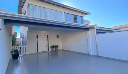 LINDO SOBRADO MOBILIADO E DECORADO NO BAIRRO AREIAS EM CAMBORIÚ