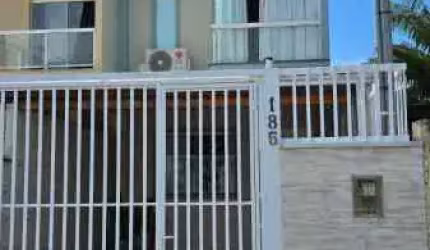 SOBRADO NO BAIRRO LÍDIA DUARTE Á POUCOS METROS DO CENTRO DE CAMBORIÚ
