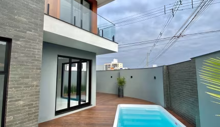 Duplex maravilhoso em bairro privilegiado com 3 suítes, em Camboriú