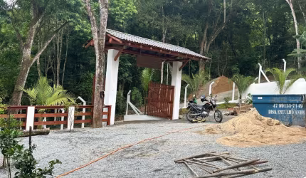 SÍTIO COM MAIS DE MIL M² PARA VENDA EM CAMBORIÚ