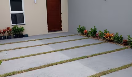 EXCELENTE CASA COM 2 DORMITORIOS/S 01 SUITE!!
