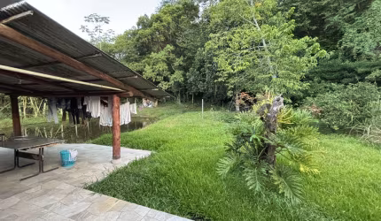 CASA COM AMPLO TERRENO ESCRITURADO NO SÃO JUDAS EM BALNEÁRIO CAMBORIÚ