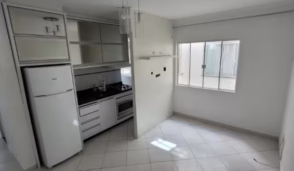 APARTAMENTO SEMI MOBILIADO NO CENTRO DE CAMBORIÚ