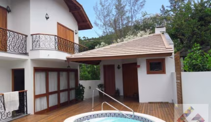 Casa para Venda em Garopaba, Centro, 4 dormitórios, 4 suítes, 6 banheiros, 3 vagas