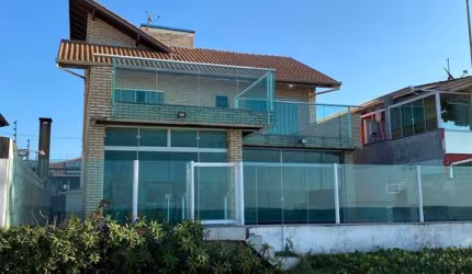 Casa frente mar em Bal. Piçarras