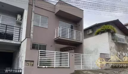 Casa com piscina em Brusque