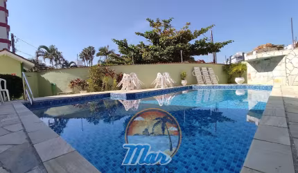 Casa de condomínio com 02 suites apenas 200 m da praia a venda