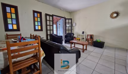 Excelente Oportunidade! Casa Térrea Geminada 2 Quartos no Centro de Bertioga.
