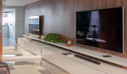 Venda de Apartamento 2/4 no Alphaville – Porteira Fechada!