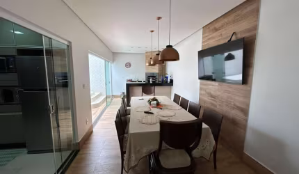 Casa para Venda em Uberlândia, Jardim América, 3 dormitórios, 2 suítes, 3 banheiros, 2 vagas