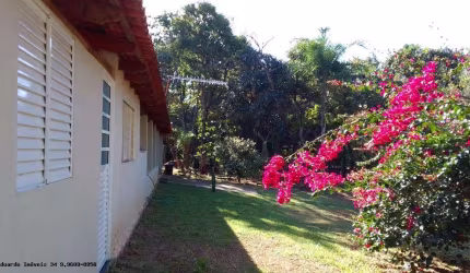 Chácara para Venda em Uberlândia, Chácaras Eldorado, 5 dormitórios, 2 suítes, 3 banheiros, 10 vagas