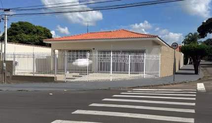 Casa de 4 quartos e 1 suíte à venda na Vila Suíca, Indaiatuba-SP: 3 vagas de garagem e 268m² de área!