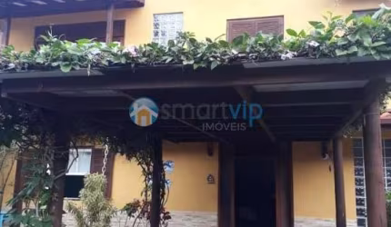 Casa em Maresias, 4 Dormitorios, (2 Suites), Piscina Privativa, Ar Condicionado,Churrasqueira, 1500 Metros da Praia, 12 Pessoas