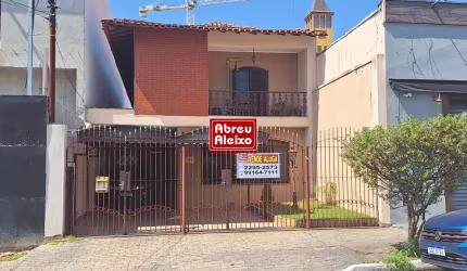 VILA CARRÃO - PARA INVESTIDOR - CASA COMERCIAL, COM  3 DORMITORIOS NO PISO SUPERIOR, SALA, LAVABO COZINHA, ÁREA DE SRVIÇO E EDÍCULA NO TÉRREO  - 227 M² DE ÁREA CONSTRUIDA - EXCELENTE LOCAL AO LADO DA 