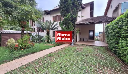 MOGI DAS CRUZES - CASA COM 3 SUITES - COM 320 M² DE ÁREA CONSTRUIDA - CONDOMINIO ARUÃ ECOPARK -  ÁREA DE LAZER COM PISCINA, CHURRASQUEIRA - VARANDAS AMPLAS COM VISTA PARA AS ÁREAS VERDES - ÓTIMA LOCAL