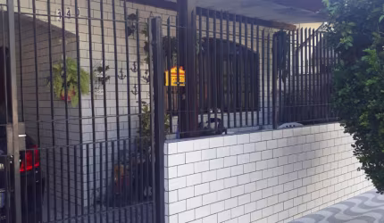 Casa linda no Caiçara 50 metros da praia