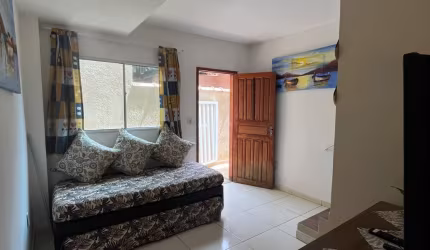 Casa de condomínio mobiliada com quintal Privativo