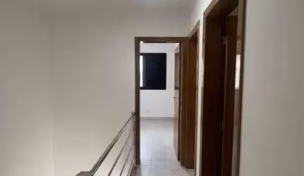Casa com 3 Quartos e 3 banheiros à Venda, 186 m² por R$ 969.000