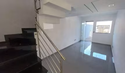 Casa geminada Duplex - 2 quartos, 2 suítes e 2 vagas -Jardim Leblon