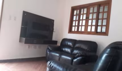 CASA- EDICULA- COM 2 DORMITÓRIOS- VENDA