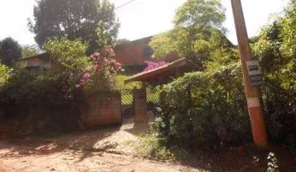Chácara a venda com TE: 1.698m² e AC: 431m² no bairro Ivoturucaia - Jundiaí - SP