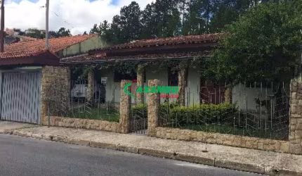 Casa a venda com 03 dormitórios, no Centro de Várzea Paulista - SP