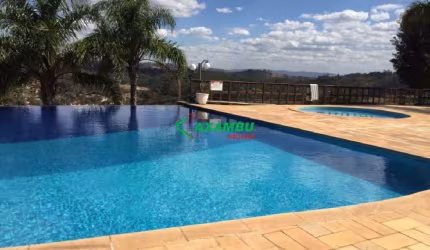 Casa com 04 dormitórios (sendo 01 suite), AT: 1.032,00m2; AC: 430,00m2,  no condomínio  Botânico em Jarinu.
